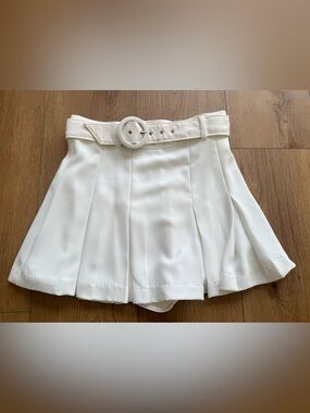 LAVENDER BROWN Belted White Pleated Tennis Skirt Skort SZ M Resort Vacation EUC